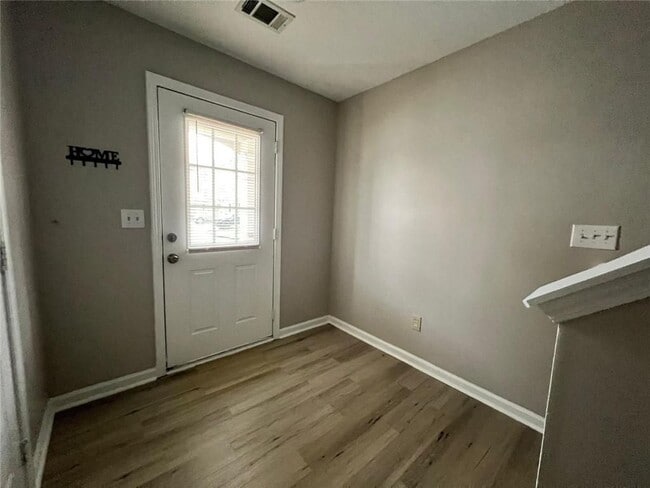 Photo - 6877 Slate Stone Way SE