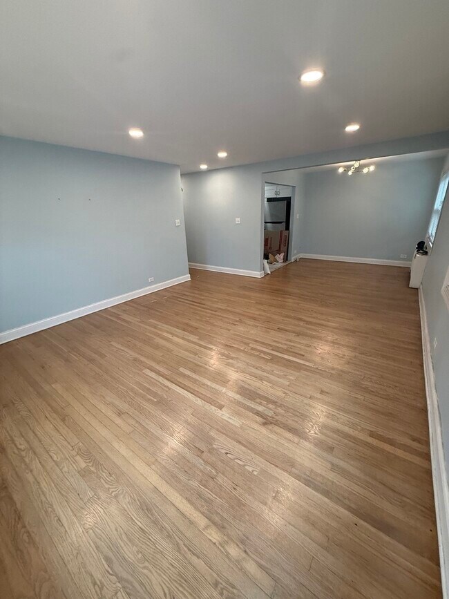 Photo - 6700 S Paxton Ave Unidad 102