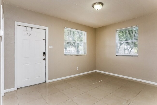 Photo - 2323 NW 12th Ct