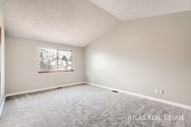 Photo - 8465 Freemantle Dr