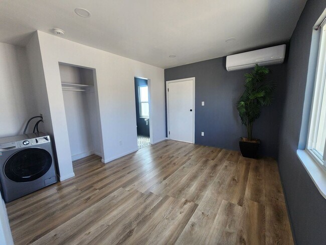 6545 Pine Ave Unit 1