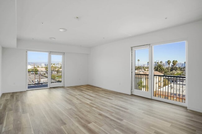 2221 S Western