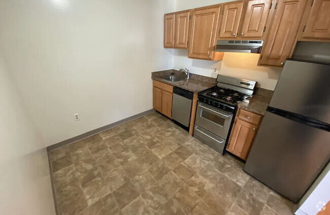 Building Photo - 382 Dorchester St Rental