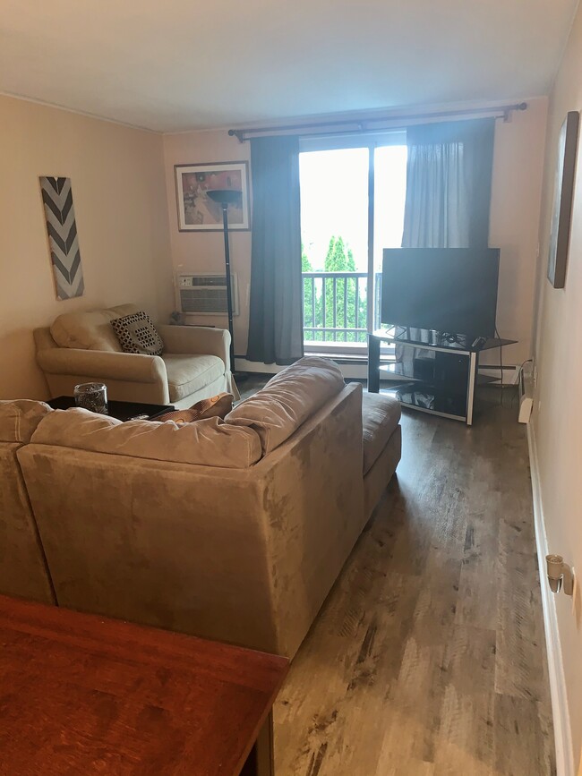 Photo - 140 Kenrick St Unidad 25