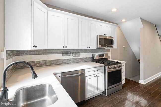 Photo - 2050 Mountain St