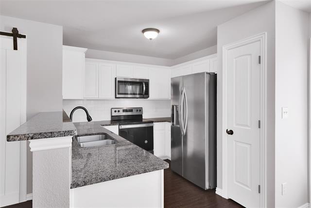 Photo - 218 W Lk St