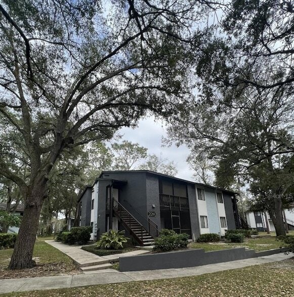 Building Photo - 220 Riverbend Dr Unit 101