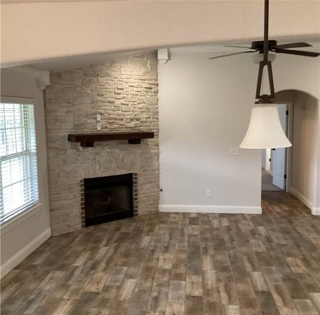 Photo - 1150 Coventry Ln