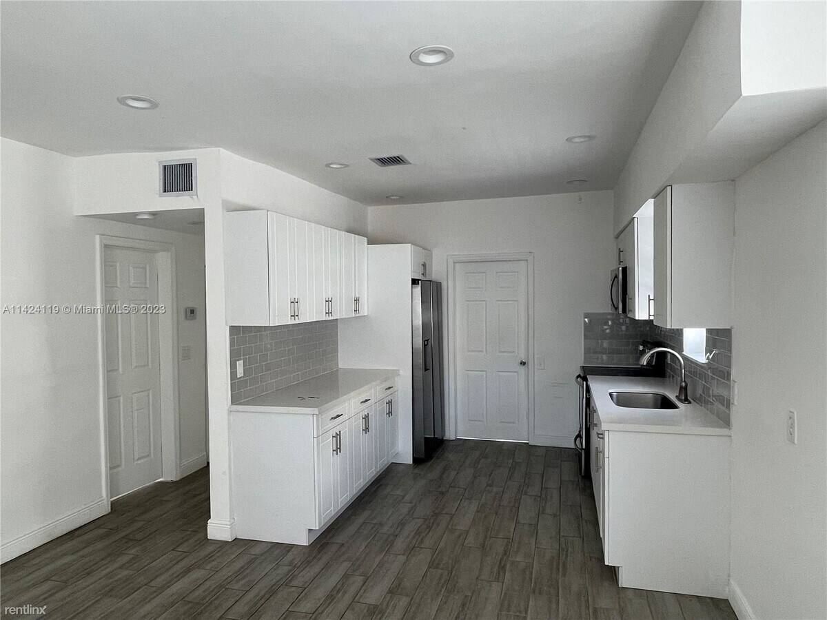 Photo - 3 br, 1 bath House - 1152 NW 29th Ter