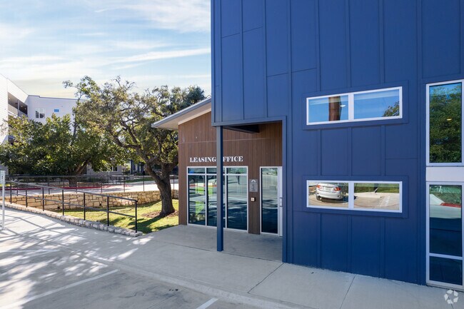 Oficina de arrendamiento - The Loretta