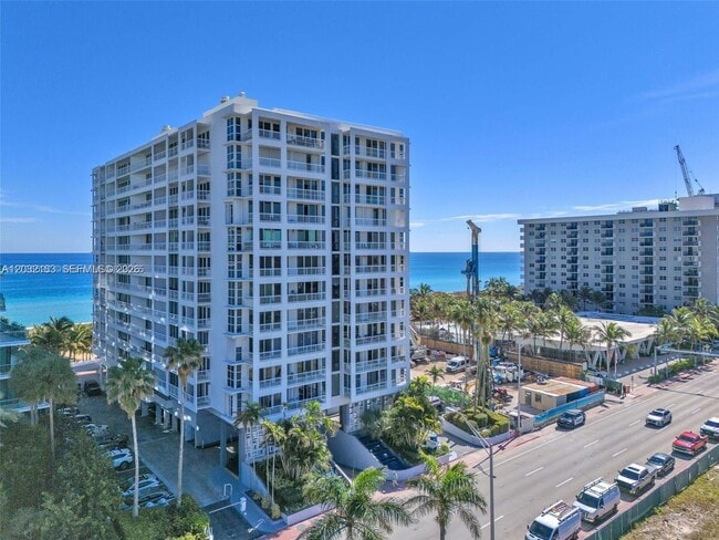 Building Photo - 9341 Collins Ave Unit 1006