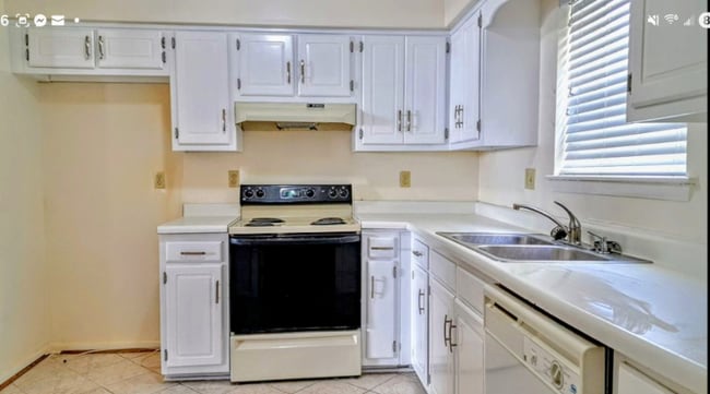 Photo - 1732 Delaney St