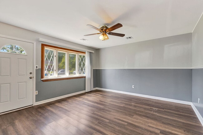 Photo - 3232 Deshler Dr