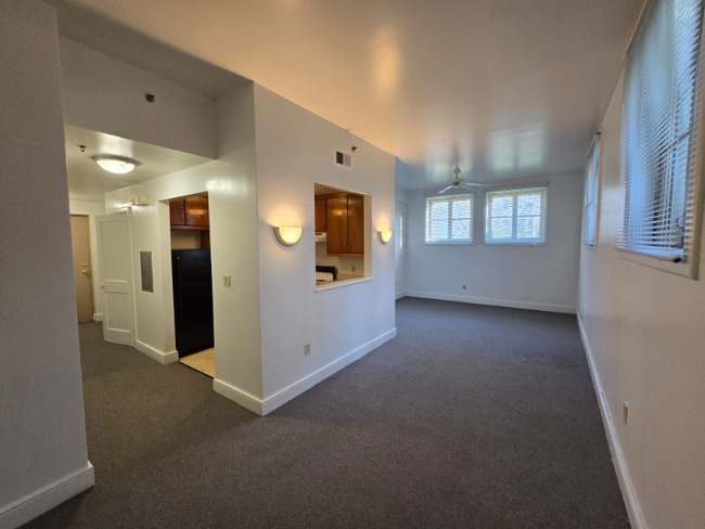 Photo - 633 W Washington St Unit 10
