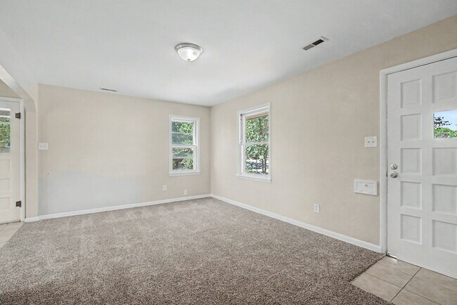 Photo - 1121 Cooper Ave