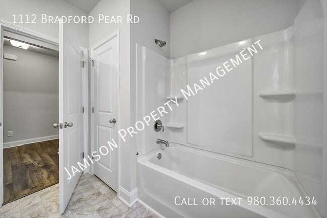 Photo - 1112 Bradford Pear Rd