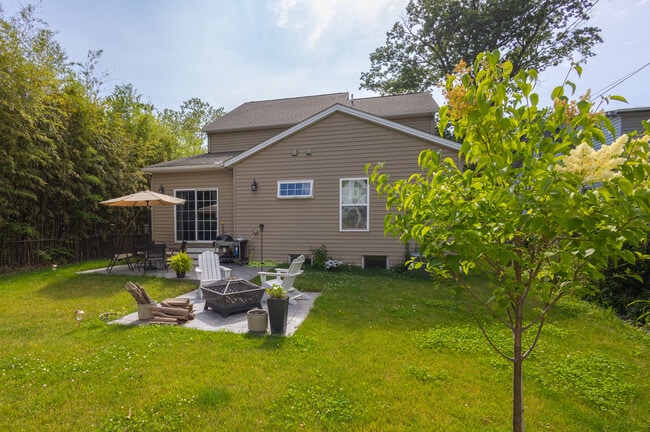 Photo - 345 Kenilworth Rd