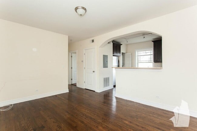 Photo - 3818 N Sheffield Ave