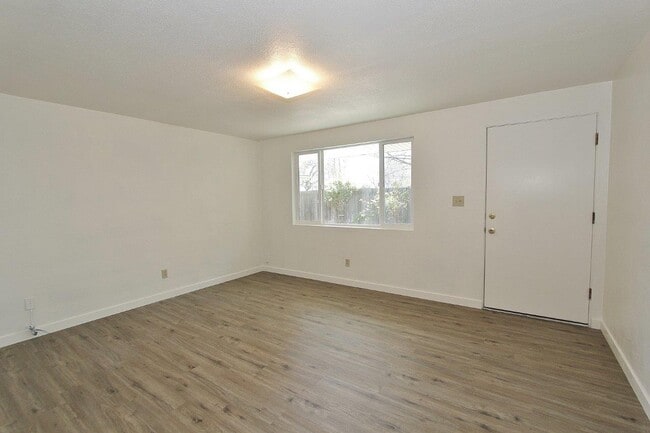 Photo - 1407 Ellis Ave