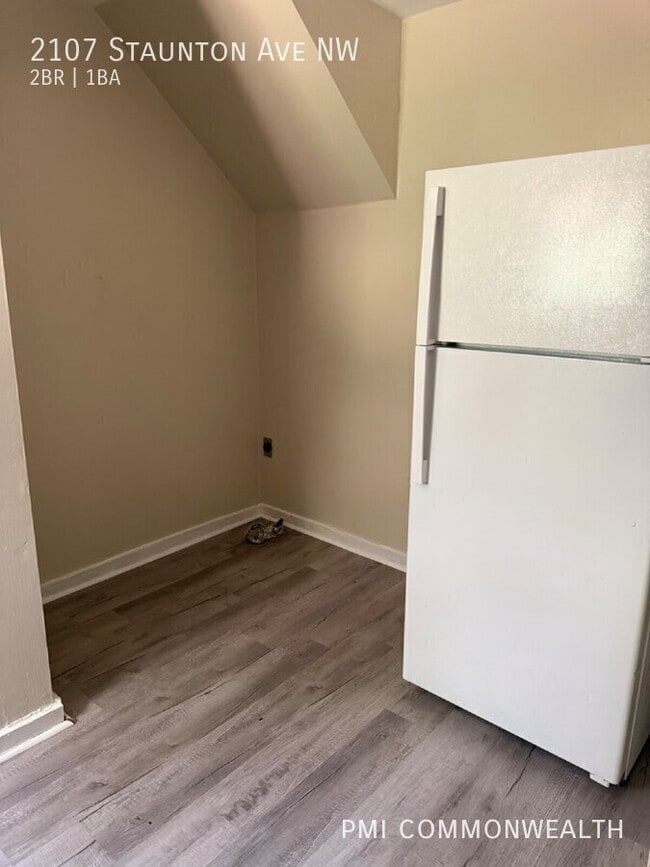 Photo - 2107 Staunton Ave NW
