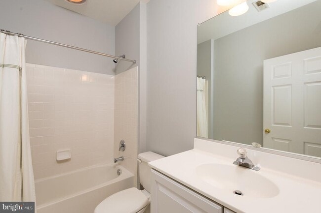 Photo - 4912 Waple Ln