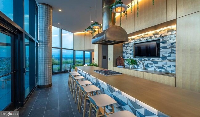 Building Photo - 4710 Elm St Unit 1B-E-0715