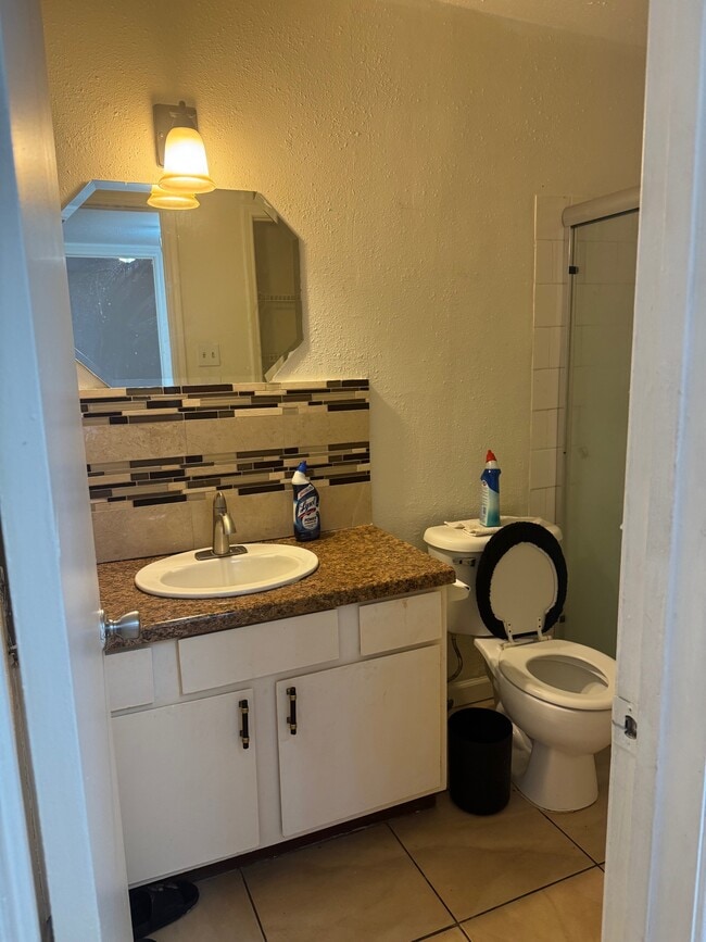 Photo - 9350 Country Creek Dr Unidad 46