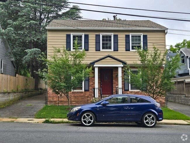 Building Photo - 15 Annapolis St Unit 15B Annapolis Street Rental
