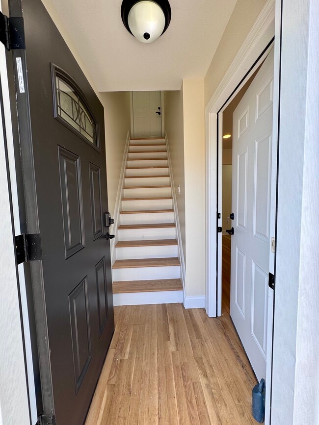 2nd Floor 2 Bedroom - 47 Sherwood Ave Unit #2