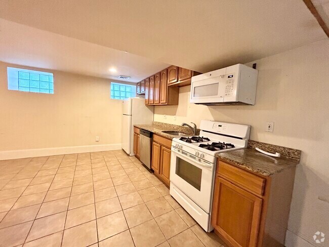 Building Photo - 1568 Tremont St Unit 1 Rental