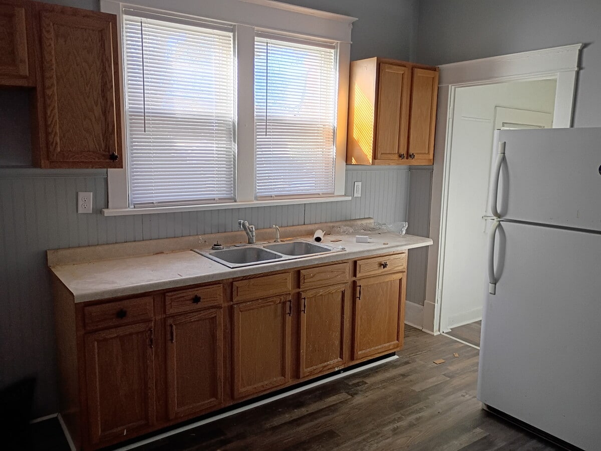 Photo - 2924 Schaal Ave