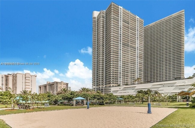 Building Photo - 1830 S Ocean Dr Unit 4107 Rental