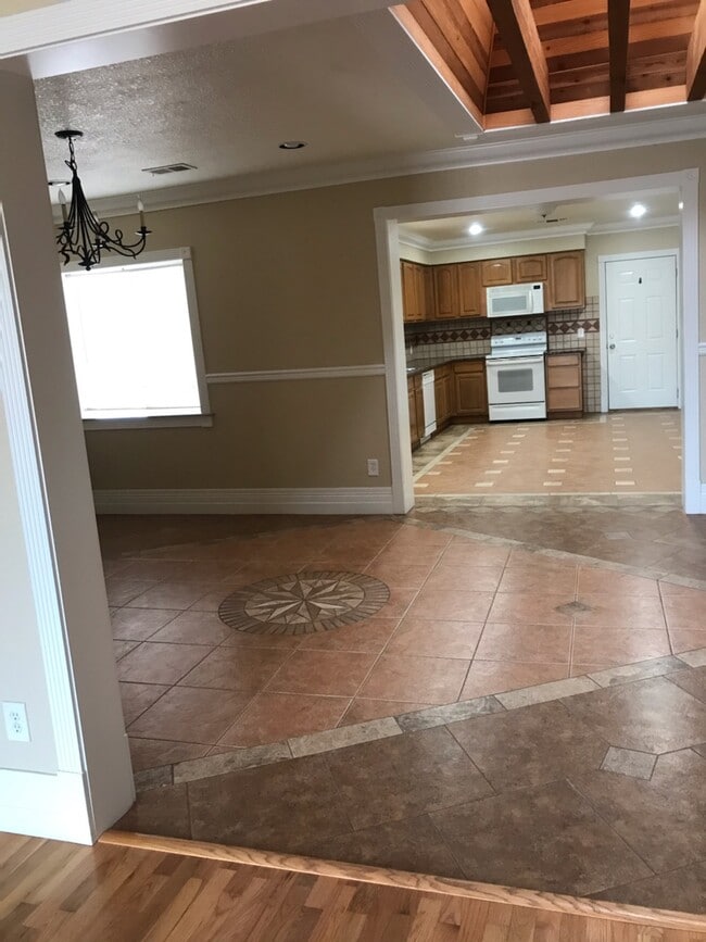 Photo - 2601 W 3rd St