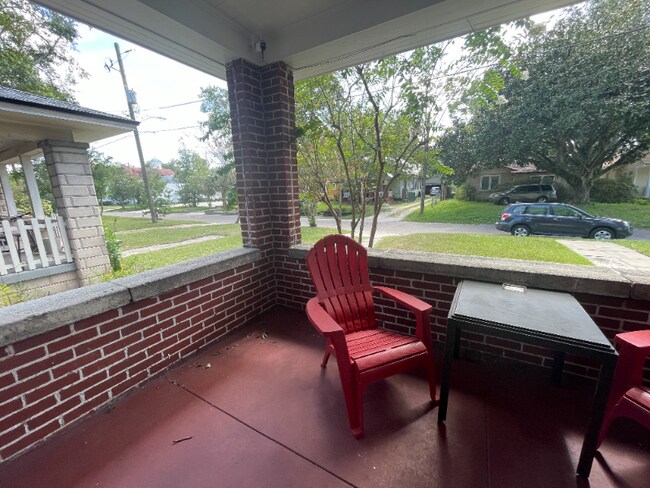 Photo - 921 Talbot Ave