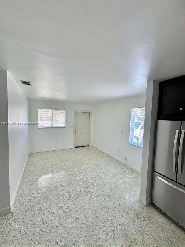 Photo - 626 W 17th St Unit 626