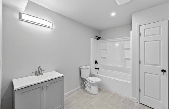 Photo - 165 Rounds Ave Unidad B