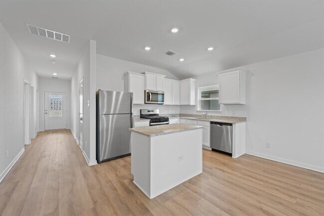 Photo - 440 Aplite Pass