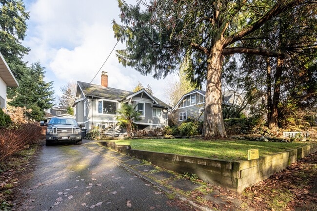 Building Photo - 3375 W 34th Ave