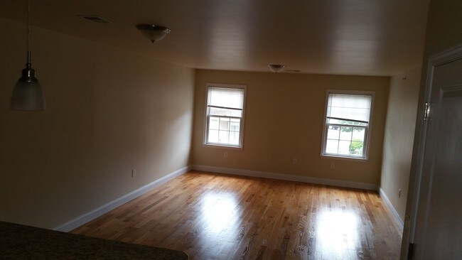 Photo - 77 Brook St