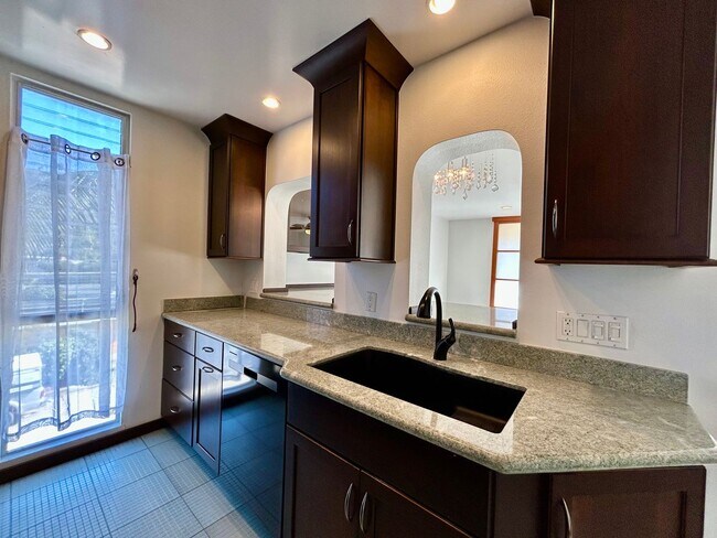 Photo - Prime 2 Bed, 2 Bath in La Jolla! Unit 245