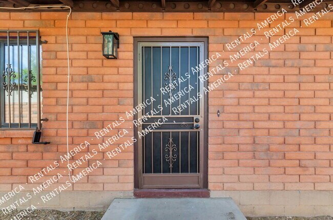 Photo - 425 W 26th St