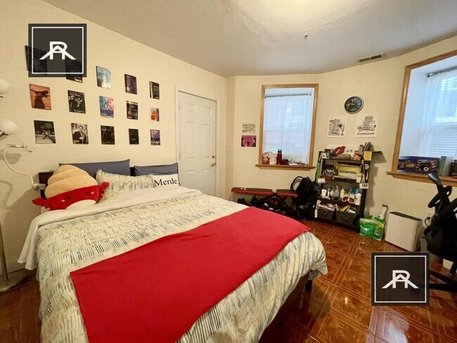 Photo - 4 bedroom in Brookline MA 02446 Unidad 1