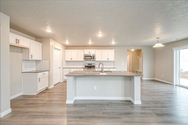 New Construction Two Story Home in Nampa!! - New Construction Two Story Home in Nampa!!