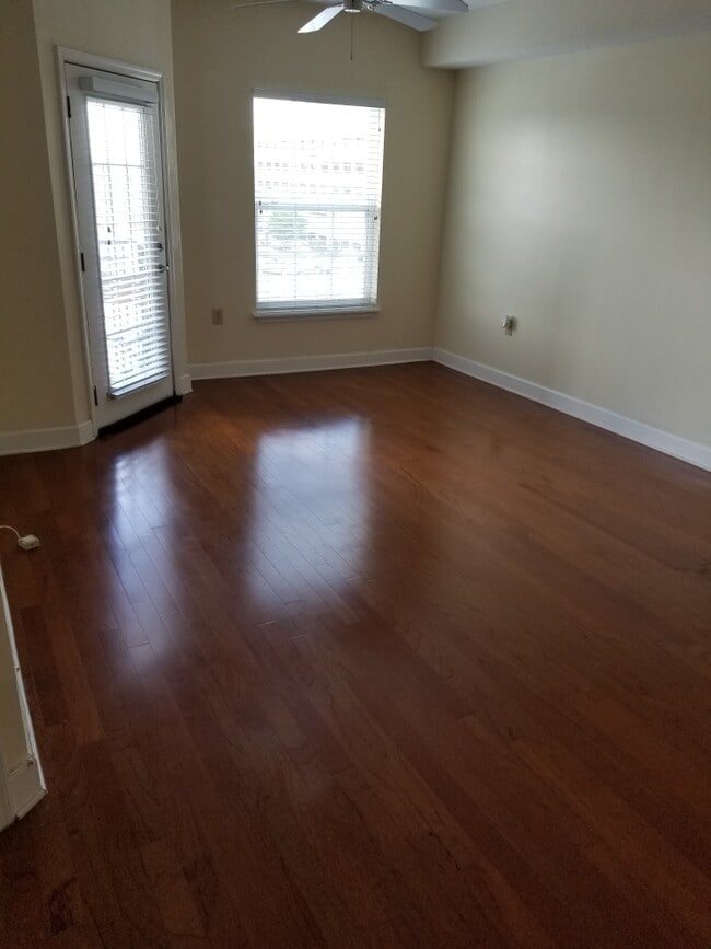 Building Photo - 230 E Ponce de Leon Ave Unit 328