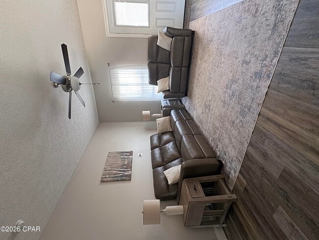 Photo - 801 W 17th St