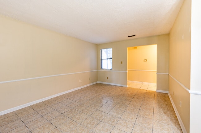 868 Brookfield Pkwy Unidad A