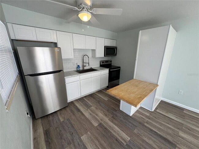 215 Park Blvd S