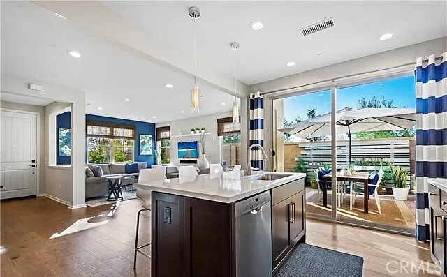 Building Photo - 191 Excursion