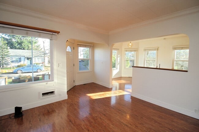 Photo - 1005 NE 58th Ave