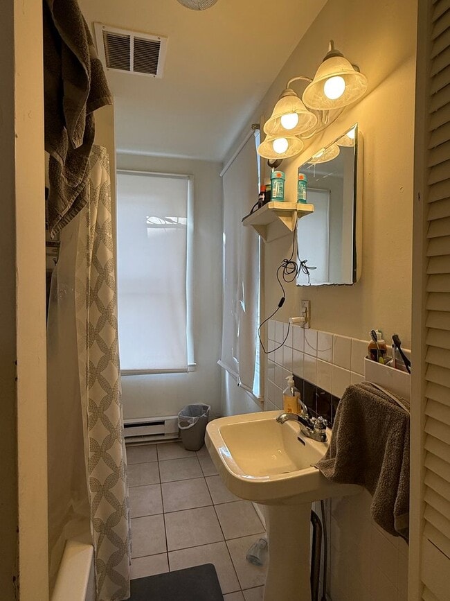 Photo - 137 E Market St Unit 2nd Floor